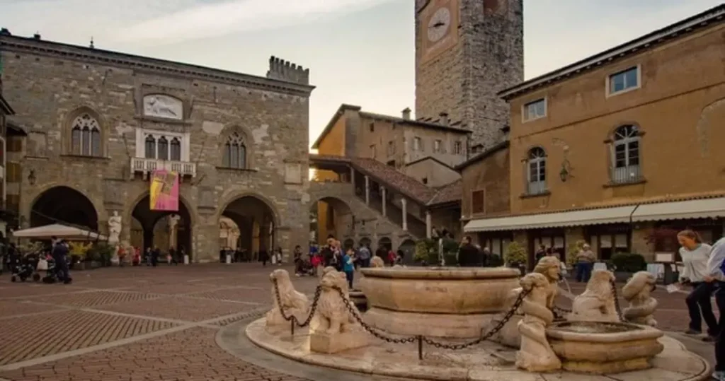 Bergamo: Private Walking Tour of Città Alta (Upper Town) 13 Bergamo Tour Citta alta