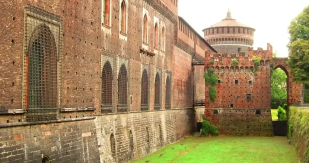 Combined tour of Milan Cathedral and Sforza Castle 14 Duomo castello milano combo