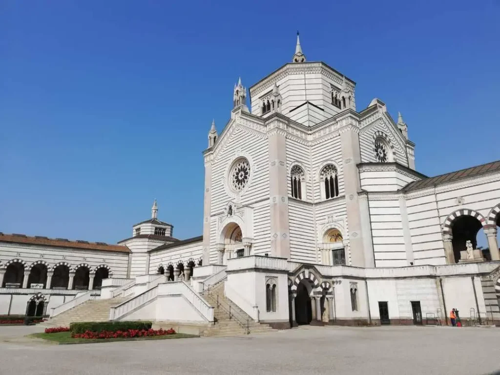 Guided Tour of the Monumental Cemetery 17 monumentale cimitero milano