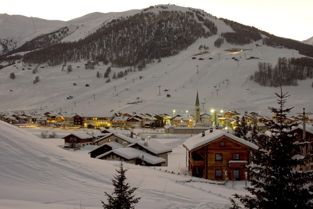 Olimpiadi Invernali Milano-Cortina 2026: l’Italia si racconta tra sport, neve, storia e passione 3 Livigno con neve