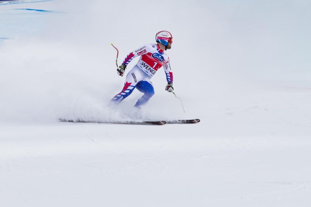 Olimpiadi Invernali Milano-Cortina 2026: l’Italia si racconta tra sport, neve, storia e passione 4 Gara di sci