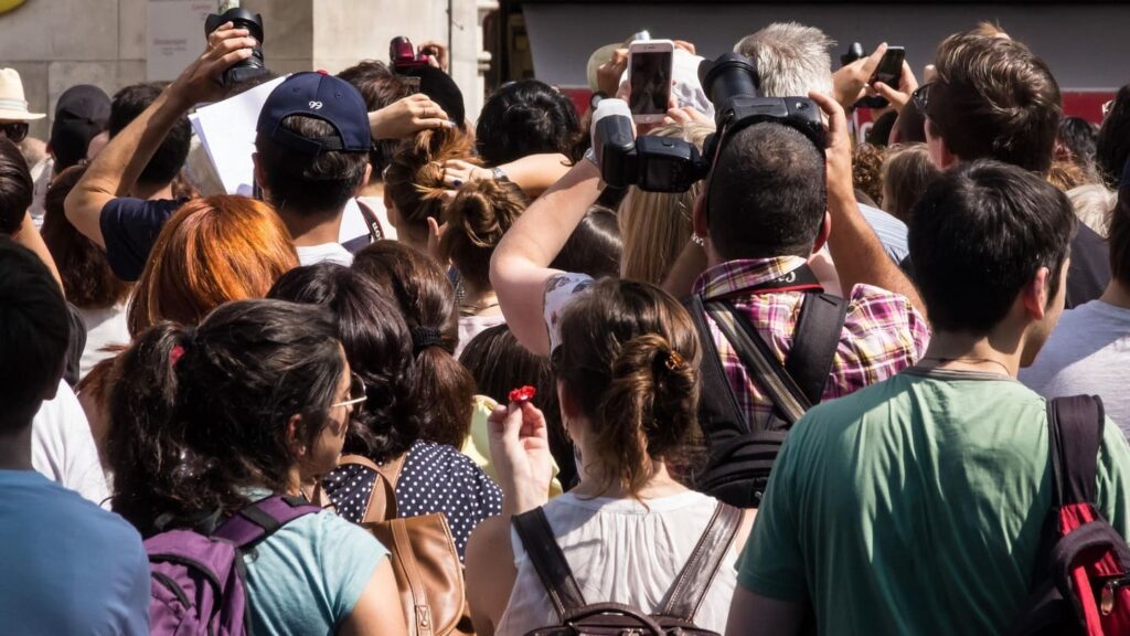 Come evitare le trappole per turisti in Italia 3 folla